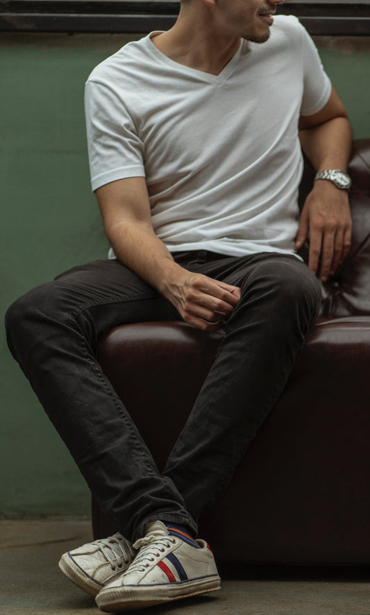 Basic White (v-neck)